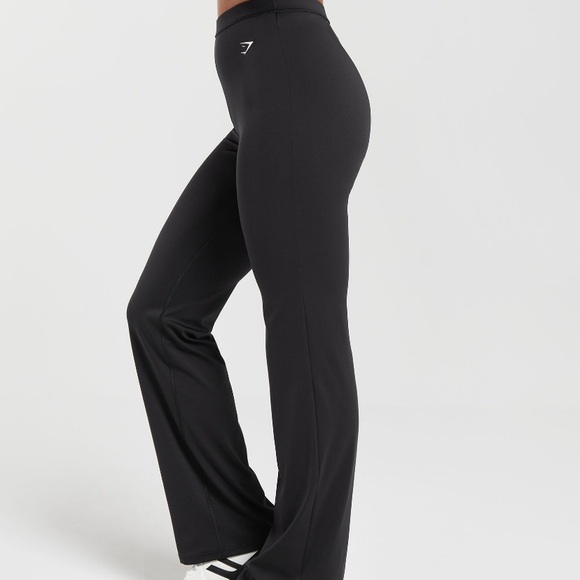 Gymshark Everyday Flare Leggings NWOT - Picture 2 of 5